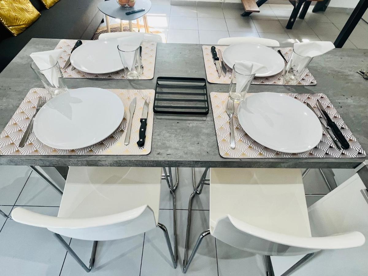Superbe Duplex Design Neuf 2 Chambres, Climatise Tout Confort, Facile D,Acces Stationnement Gratuit Marsylia Zewnętrze zdjęcie